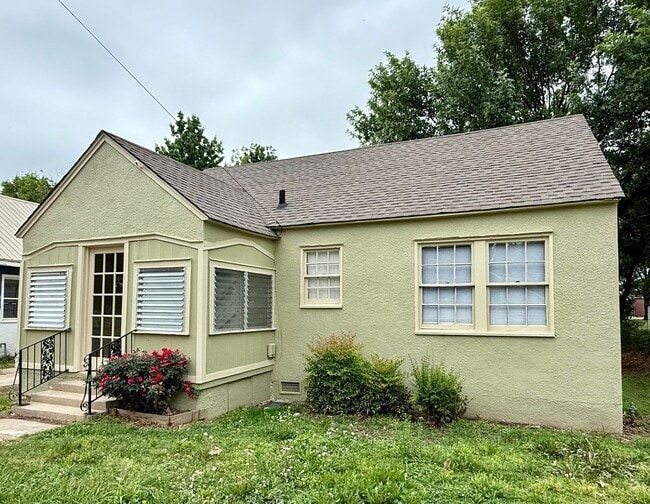 Building Photo - Welcome to this Beautiful Home in Downtown Paragould, AR!