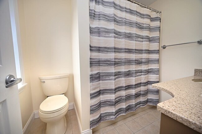 Building Photo - 358-358 Main St