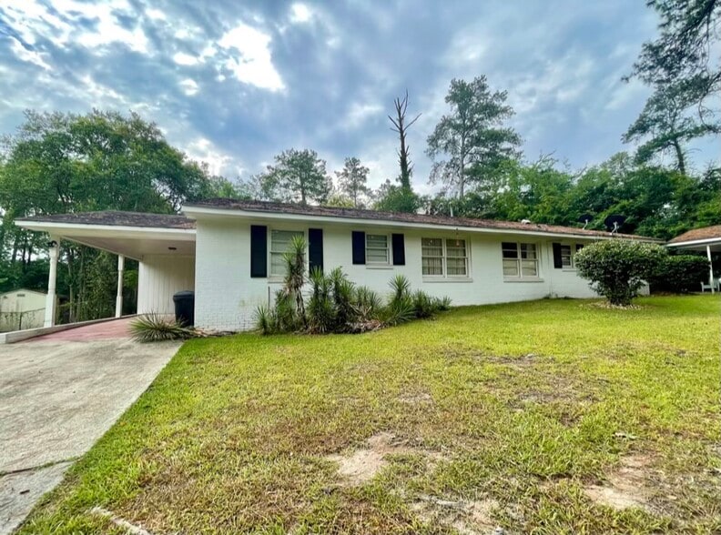 Building Photo - 844 Pierce Ave