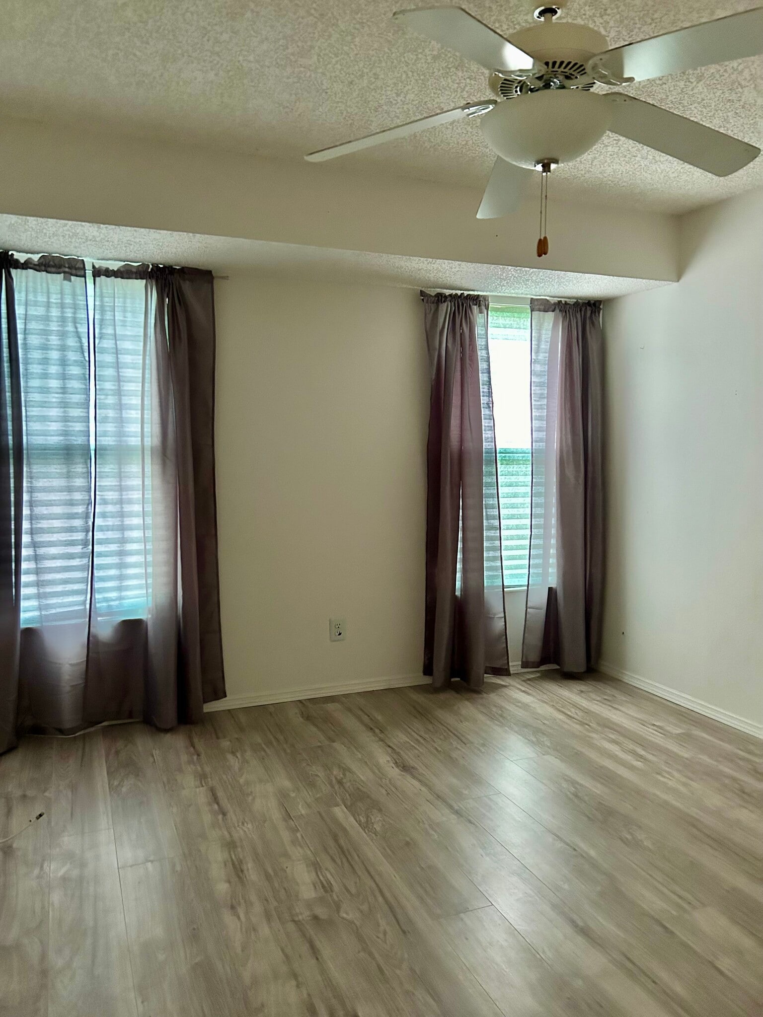 Building Photo - 9149 Shaddock Rd E