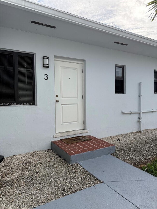 Building Photo - 600 SW 10th St