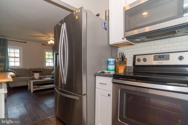 Building Photo - 70 Huckleberry Ln