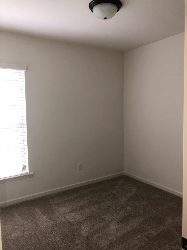 Building Photo - WATER FRONT PROPERTY! BEAUTIFUL 3BD/2BA HOME!