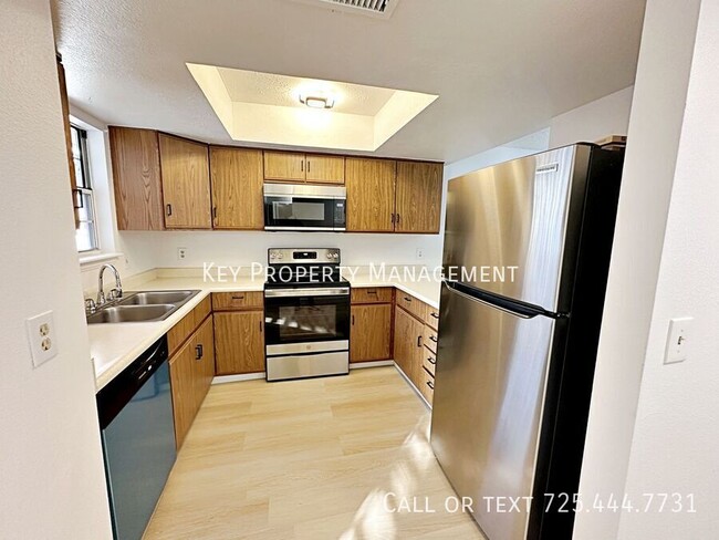 Building Photo - REMODELED 2 BEDROOM CONDO