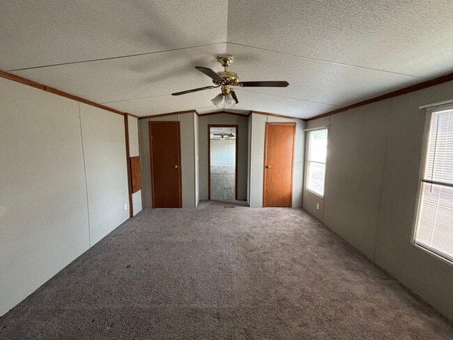 Building Photo - 2 Bed 2 Bath Mobile Home