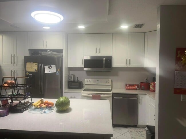 Building Photo - 1322 Pines Ln