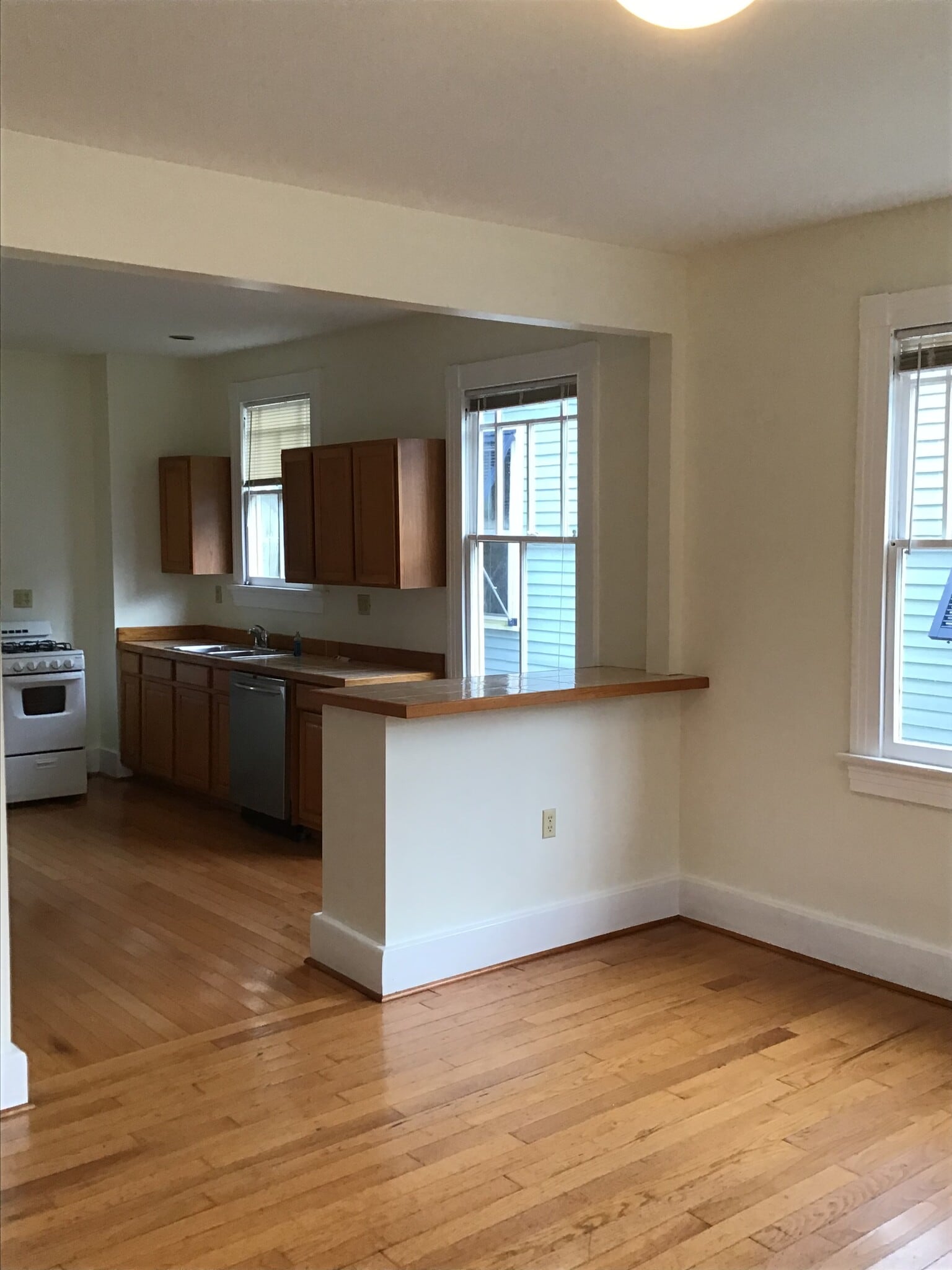 Kitchen - 5714 Willow St