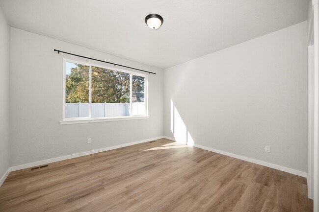 Building Photo - 4283 N Stout Ct