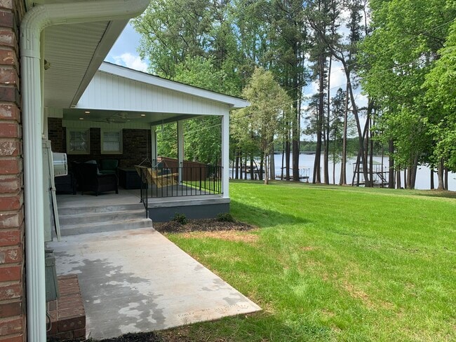 Building Photo - 406 Arcadia Dr