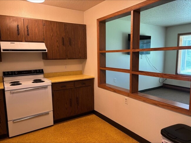 Building Photo - 601 Main St