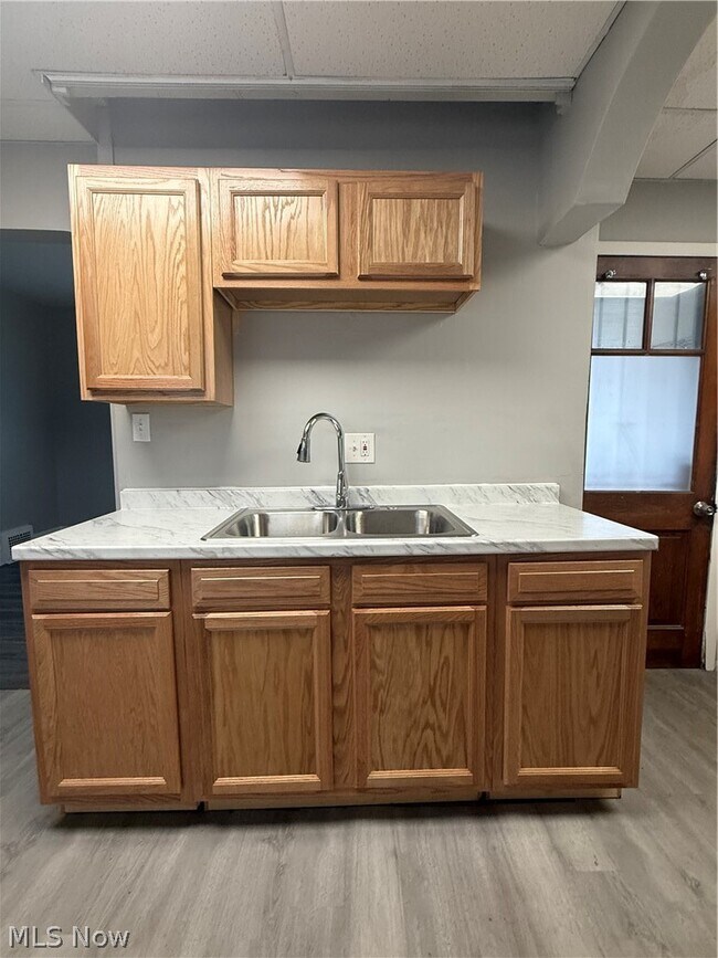 Building Photo - 3058 W 116th St