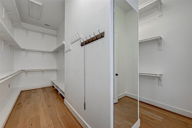 Building Photo - 21102 W Kelsey Creek Trail