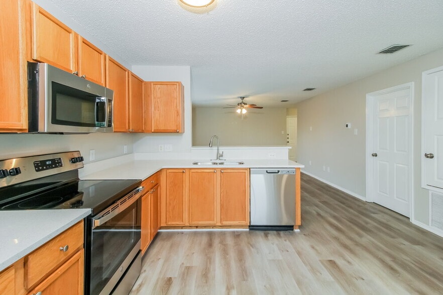 Building Photo - 1311 Dakota Trail