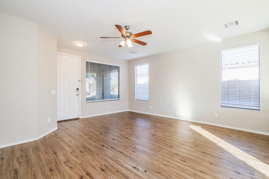 Building Photo - 1931 S Noble