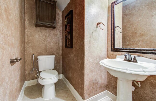 Building Photo - 4203 Scenic Valley Ln