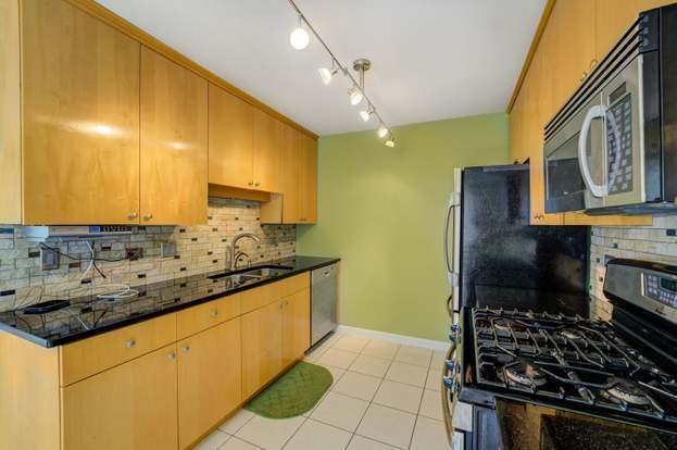 Building Photo - 741 Acorn Ct
