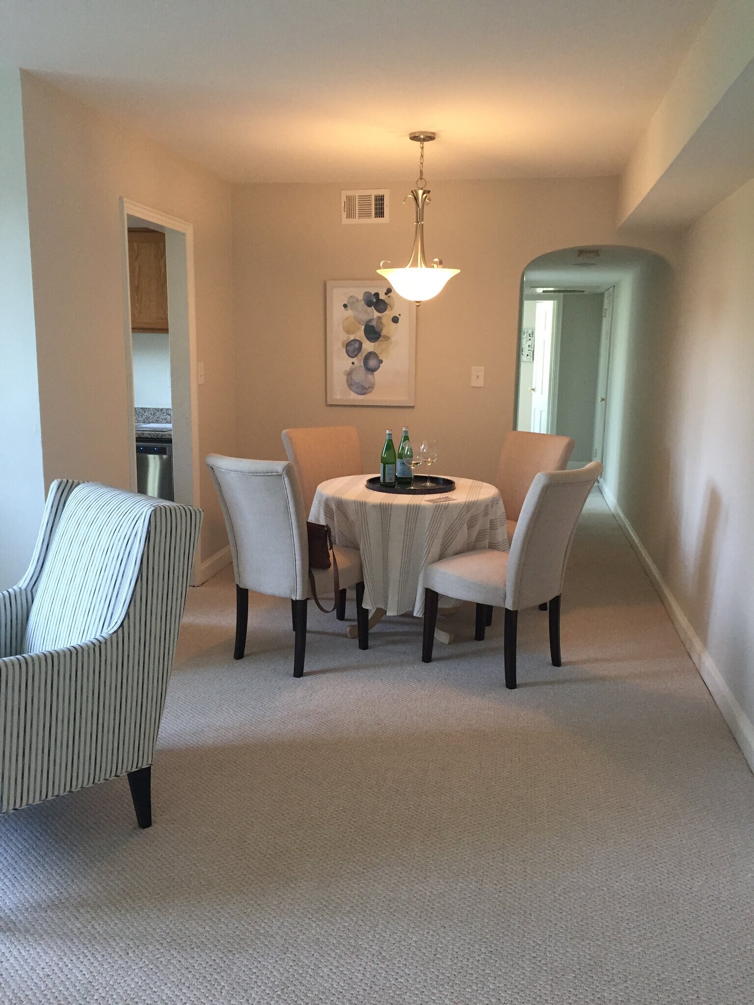 Building Photo - 24 S Old Glebe Road