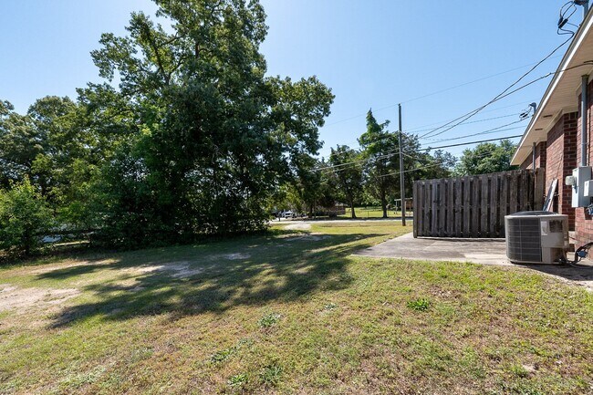 Building Photo - 602A Dorn St