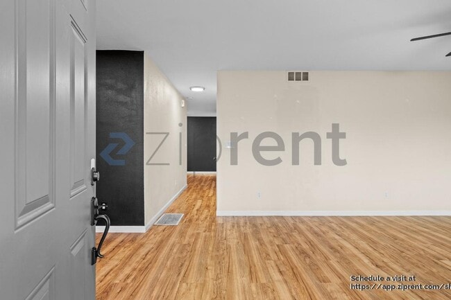 Building Photo - 1821 Debonaire Dr