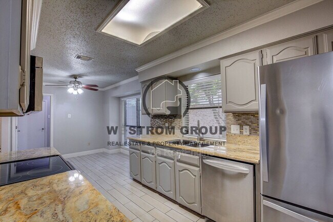 Building Photo - 1642 Belltower Dr