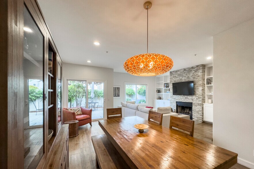 Building Photo - 4505 Carpinteria Ave