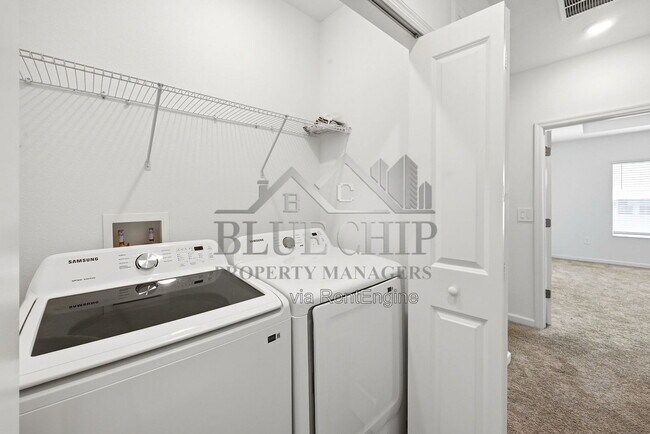 Building Photo - 2634 Runners Cir