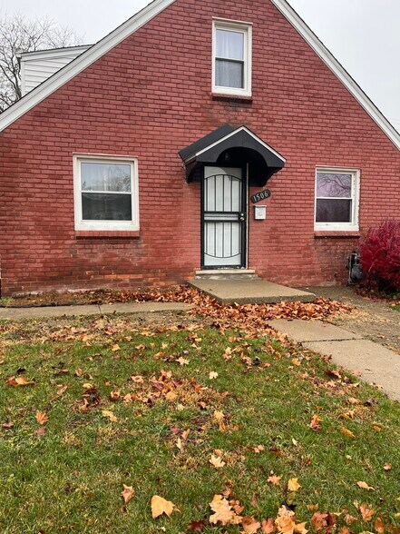 Primary Photo - 1506 Chandler Ave