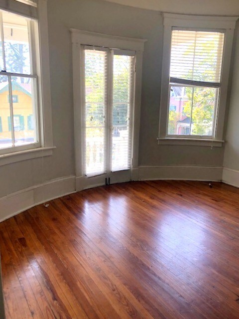 Building Photo - 402 E Bolton St