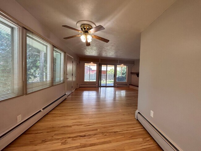Building Photo - $0 DEPOSIT OPTION. 2 BEDROOM 1 BATH, XERISCAPED YARD CLOSE TO BELMAR, O'KANE PARK AND ST ANTHONY'S!