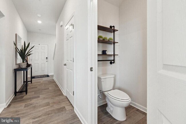 Building Photo - 152 Rae Ct