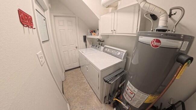 Building Photo - 1013 Timber Ln