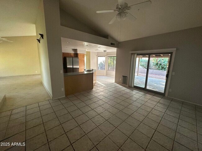 Building Photo - 4934 W Grovers Ave