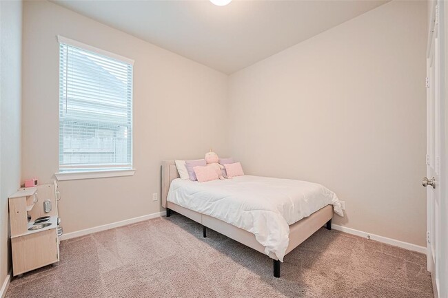 Building Photo - 7031 House Wren Ct