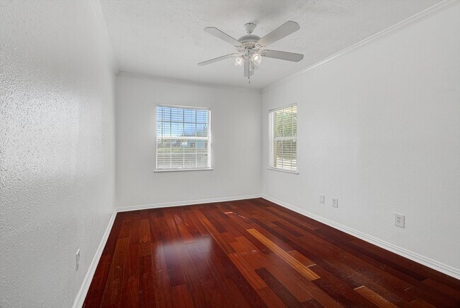 Building Photo - 116 Tarpon Ave