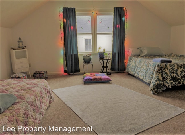 Building Photo - 4 br, 2.5 bath House - 124 Dunn Circle