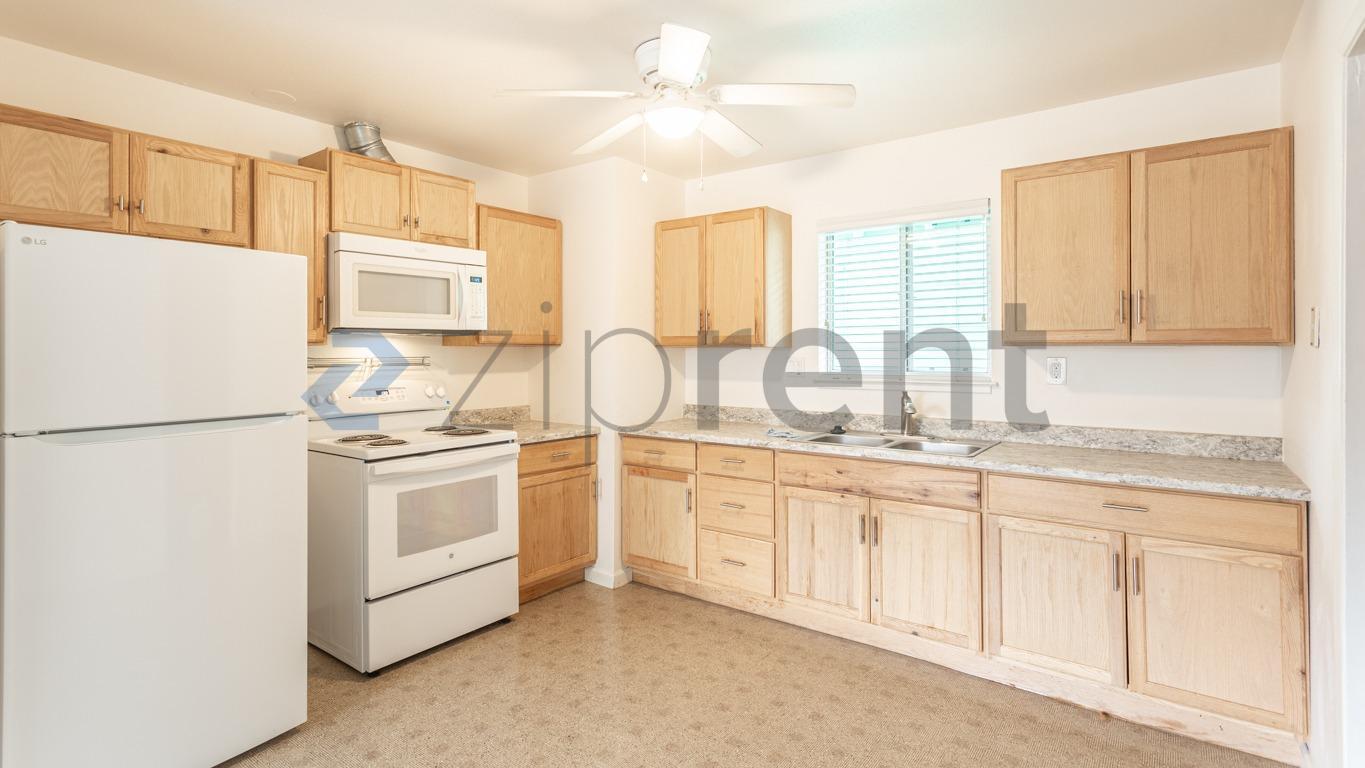 Building Photo - 12 Post St