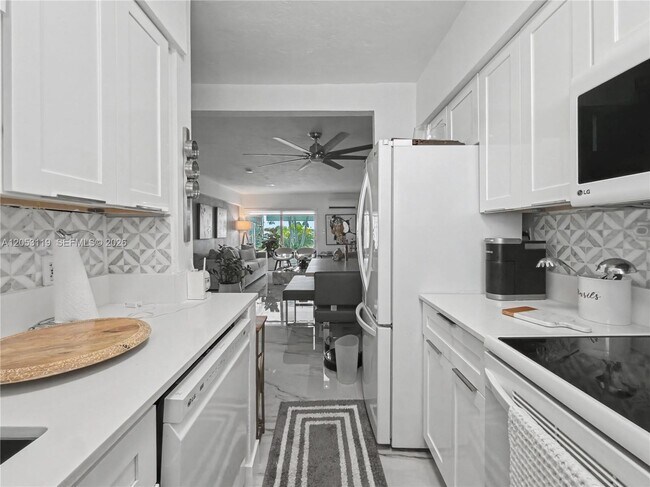 Building Photo - 5301 Ocean Terrace
