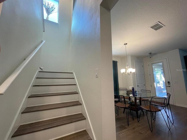 Building Photo - 15245 Ave Of The Arbors