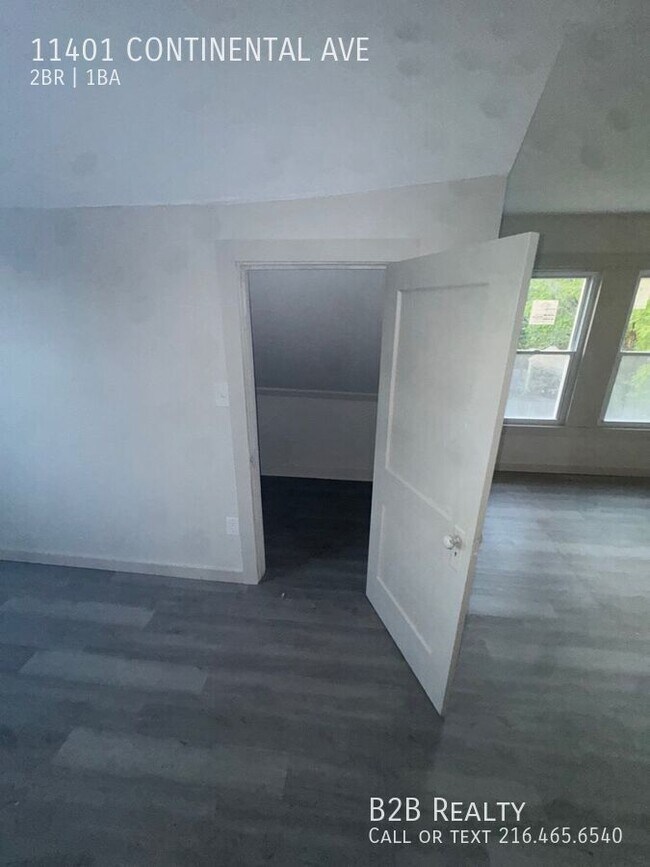 Building Photo - 11401 Continental Ave