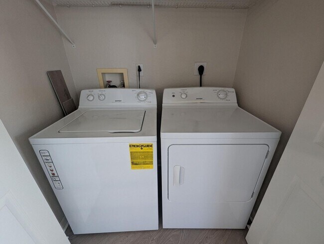 Building Photo - 2x2 New flooring throughout! Updated, spacious, comfortable with balconette!