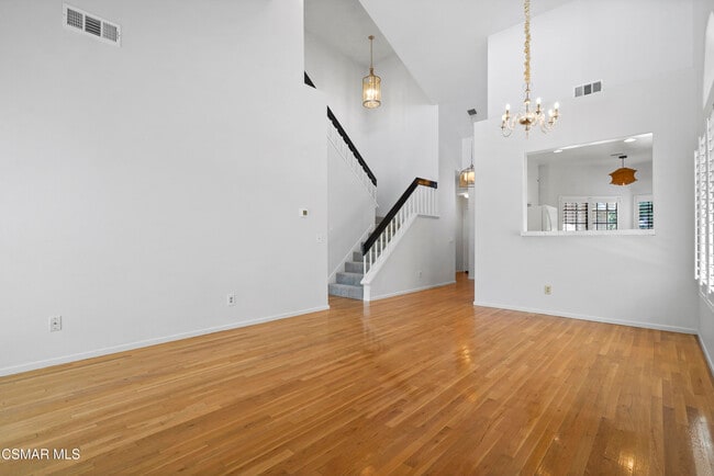 Building Photo - 421 Dante Way