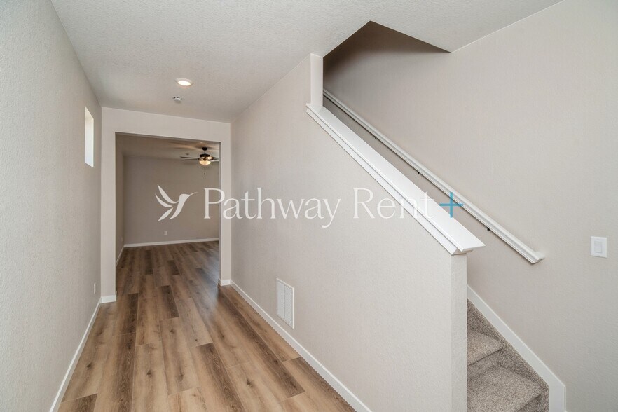 Building Photo - 9494 Yampa St