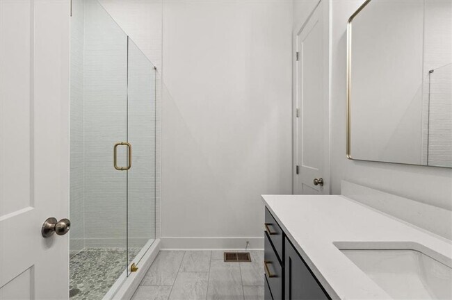 Building Photo - 1274 Longreen Ter NW