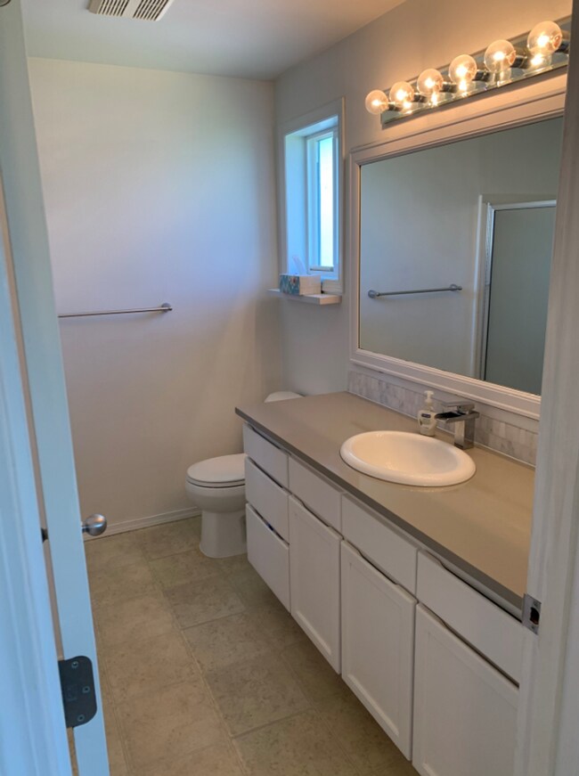 Building Photo - 7467 Clamdigger Dr