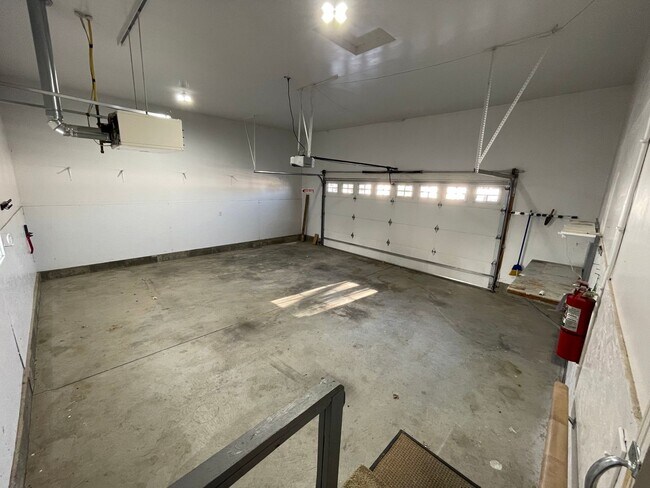Building Photo - Large 4 bedroom home available!