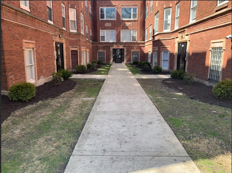 Building Photo - 7750 S Essex Ave