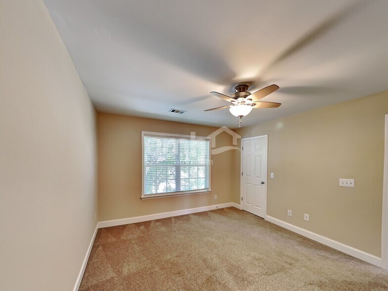 Building Photo - 313 Forest Bend Dr