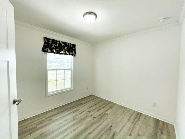 Building Photo - 10921 SW 30th Ave