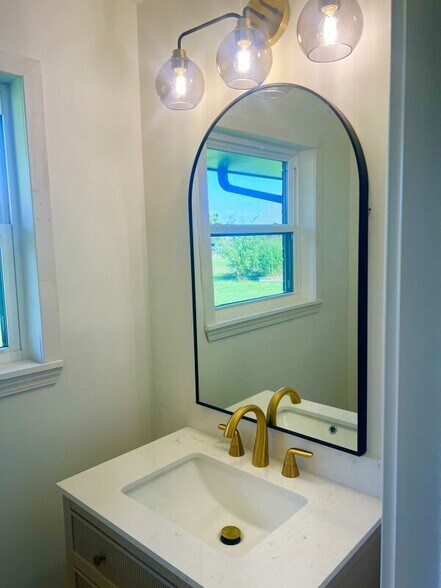 Building Photo - 303 S Promenade Blvd