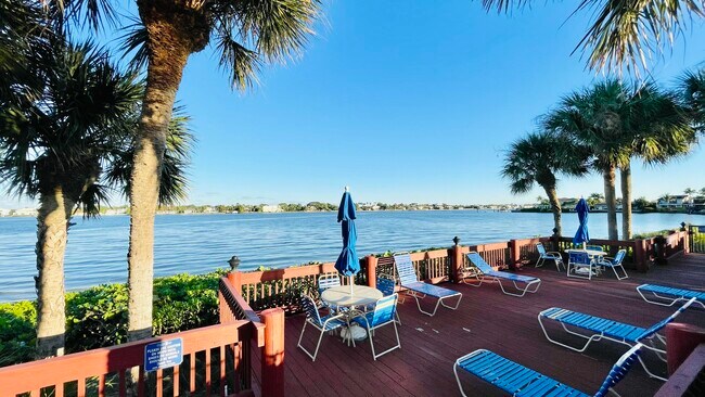 Building Photo - 107 Half Moon Cir